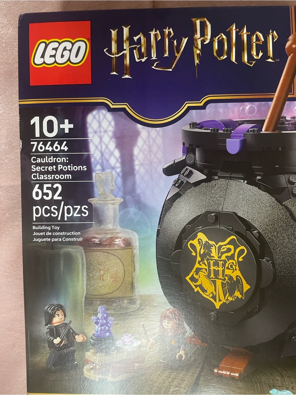LEGO Black Cauldron with Purple Accents – Harry Potter - Picture 3 of 3